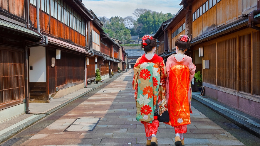 【金沢】美しい出格子と石畳が続く古い街並み「金沢・ひがし茶屋街」