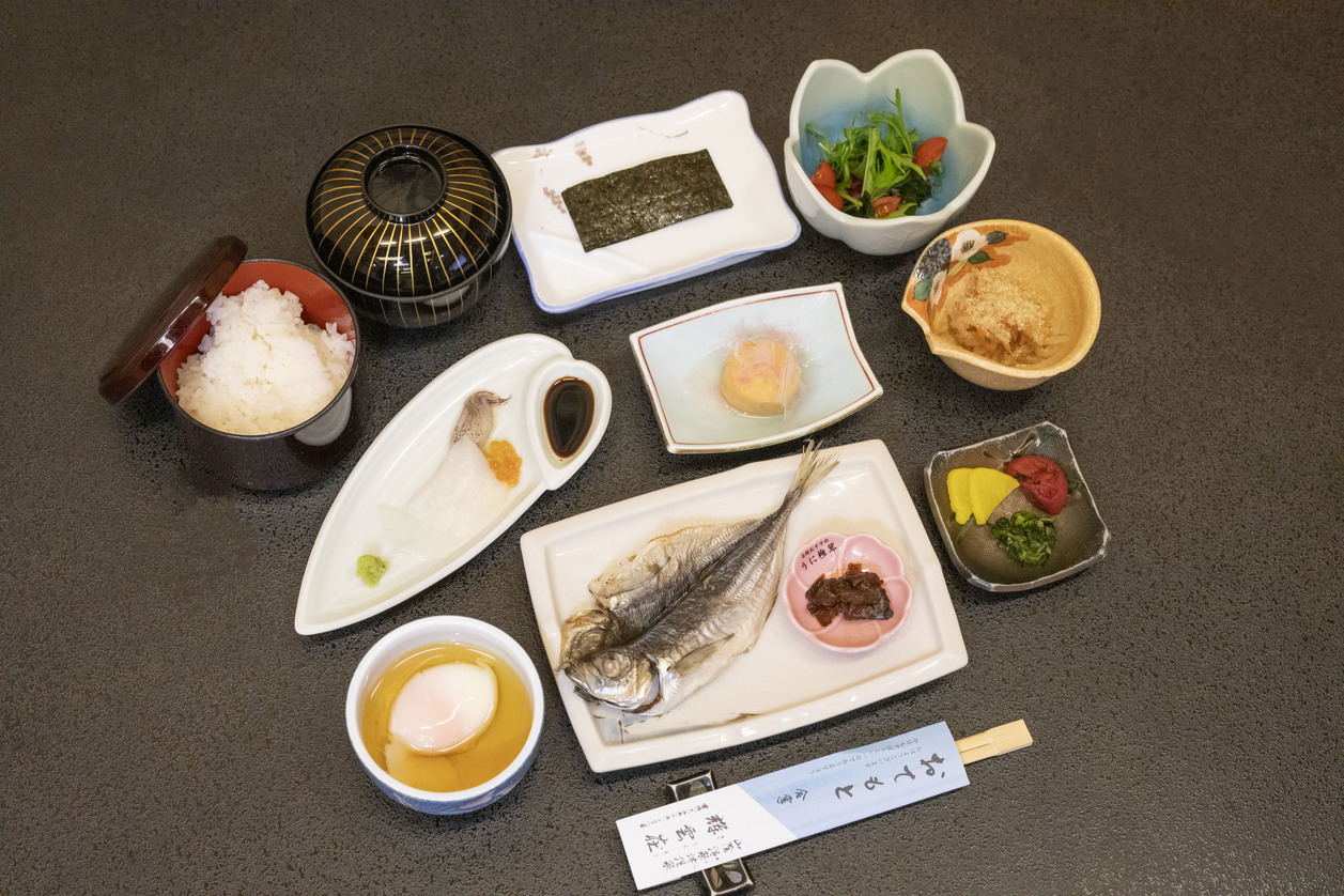 【お部屋食】安心の部屋食で料理長が選び抜いた旬の食材を使ったお料理をご提供！