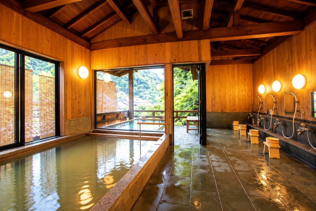 【お部屋食×名湯】世界遺産の港町で味わう山陰と日本海の恵み。輝雲荘会席プラン