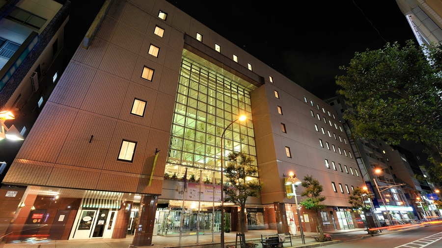 阪急阪神第一ホテルグループ 松江しんじ湖温泉 ホテル一畑 こちらの宿泊施設は、宿泊者からの総合評価点数が高い、もしくは多くの宿泊実績がある等の独自の条件を満たしたプリファードプログラム参加施設です。楽天トラベルへサービス利用料を支払うことにより、原則同条件の他の施設よりも上位に表示されています。(ヘルプページ参照) アワーズイン阪急 こちらの宿泊施設は、宿泊者からの総合評価点数が高い、もしくは多くの宿泊実績がある等の独自の条件を満たしたプリファードプログラム参加施設です。楽天トラベルへサービス利用料を支払うことにより、原則同条件の他の施設よりも上位に表示されています。(ヘルプページ参照) ホテルボストンプラザ草津 びわ湖 こちらの宿泊施設は、宿泊者からの総合評価点数が高い、もしくは多くの宿泊実績がある等の独自の条件を満たしたプリファードプログラム参加施設です。楽天トラベルへサービス利用料を支払うことにより、原則同条件の他の施設よりも上位に表示されています。(ヘルプページ参照) ホテル阪急レスパイア大阪 こちらの宿泊施設は、宿泊者からの総合評価点数が高い、もしくは多くの宿泊実績がある等の独自の条件を満たしたプリファードプログラム参加施設です。楽天トラベルへサービス利用料を支払うことにより、原則同条件の他の施設よりも上位に表示されています。(ヘルプページ参照) ホテル阪神大阪 こちらの宿泊施設は、宿泊者からの総合評価点数が高い、もしくは多くの宿泊実績がある等の独自の条件を満たしたプリファードプログラム参加施設です。楽天トラベルへサービス利用料を支払うことにより、原則同条件の他の施設よりも上位に表示されています。(ヘルプページ参照) 大阪新阪急ホテル こちらの宿泊施設は、宿泊者からの総合評価点数が高い、もしくは多くの宿泊実績がある等の独自の条件を満たしたプリファードプログラム参加施設です。楽天トラベルへサービス利用料を支払うことにより、原則同条件の他の施設よりも上位に表示されています。(ヘルプページ参照) 第一ホテル両国 こちらの宿泊施設は、宿泊者からの総合評価点数が高い、もしくは多くの宿泊実績がある等の独自の条件を満たしたプリファードプログラム参加施設です。楽天トラベルへサービス利用料を支払うことにより、原則同条件の他の施設よりも上位に表示されています。(ヘルプページ参照) ザ クラウンパレス新阪急高知(旧高知新阪急ホテル) こちらの宿泊施設は、宿泊者からの総合評価点数が高い、もしくは多くの宿泊実績がある等の独自の条件を満たしたプリファードプログラム参加施設です。楽天トラベルへサービス利用料を支払うことにより、原則同条件の他の施設よりも上位に表示されています。(ヘルプページ参照) ロイヤルパークホテル倉敷 こちらの宿泊施設は、宿泊者からの総合評価点数が高い、もしくは多くの宿泊実績がある等の独自の条件を満たしたプリファードプログラム参加施設です。楽天トラベルへサービス利用料を支払うことにより、原則同条件の他の施設よりも上位に表示されています。(ヘルプページ参照) 東京第一ホテル錦 こちらの宿泊施設は、宿泊者からの総合評価点数が高い、もしくは多くの宿泊実績がある等の独自の条件を満たしたプリファードプログラム参加施設です。楽天トラベルへサービス利用料を支払うことにより、原則同条件の他の施設よりも上位に表示されています。(ヘルプページ参照) JRホテルクレメント高松 こちらの宿泊施設は、宿泊者からの総合評価点数が高い、もしくは多くの宿泊実績がある等の独自の条件を満たしたプリファードプログラム参加施設です。楽天トラベルへサービス利用料を支払うことにより、原則同条件の他の施設よりも上位に表示されています。(ヘルプページ参照) 宝塚ホテル こちらの宿泊施設は、宿泊者からの総合評価点数が高い、もしくは多くの宿泊実績がある等の独自の条件を満たしたプリファードプログラム参加施設です。楽天トラベルへサービス利用料を支払うことにより、原則同条件の他の施設よりも上位に表示されています。(ヘルプページ参照) 新阪急ホテルアネックス こちらの宿泊施設は、宿泊者からの総合評価点数が高い、もしくは多くの宿泊実績がある等の独自の条件を満たしたプリファードプログラム参加施設です。楽天トラベルへサービス利用料を支払うことにより、原則同条件の他の施設よりも上位に表示されています。(ヘルプページ参照) 今治国際ホテル こちらの宿泊施設は、宿泊者からの総合評価点数が高い、もしくは多くの宿泊実績がある等の独自の条件を満たしたプリファードプログラム参加施設です。楽天トラベルへサービス利用料を支払うことにより、原則同条件の他の施設よりも上位に表示されています。(ヘルプページ参照) 第一イン湘南 こちらの宿泊施設は、宿泊者からの総合評価点数が高い、もしくは多くの宿泊実績がある等の独自の条件を満たしたプリファードプログラム参加施設です。楽天トラベルへサービス利用料を支払うことにより、原則同条件の他の施設よりも上位に表示されています。(ヘルプページ参照) 第一イン池袋 こちらの宿泊施設は、宿泊者からの総合評価点数が高い、もしくは多くの宿泊実績がある等の独自の条件を満たしたプリファードプログラム参加施設です。楽天トラベルへサービス利用料を支払うことにより、原則同条件の他の施設よりも上位に表示されています。(ヘルプページ参照) 第一ホテル東京 こちらの宿泊施設は、宿泊者からの総合評価点数が高い、もしくは多くの宿泊実績がある等の独自の条件を満たしたプリファードプログラム参加施設です。楽天トラベルへサービス利用料を支払うことにより、原則同条件の他の施設よりも上位に表示されています。(ヘルプページ参照) レム新大阪 こちらの宿泊施設は、宿泊者からの総合評価点数が高い、もしくは多くの宿泊実績がある等の独自の条件を満たしたプリファードプログラム参加施設です。楽天トラベルへサービス利用料を支払うことにより、原則同条件の他の施設よりも上位に表示されています。(ヘルプページ参照) JRホテルクレメント徳島 こちらの宿泊施設は、宿泊者からの総合評価点数が高い、もしくは多くの宿泊実績がある等の独自の条件を満たしたプリファードプログラム参加施設です。楽天トラベルへサービス利用料を支払うことにより、原則同条件の他の施設よりも上位に表示されています。(ヘルプページ参照) ホテル八重の翠東京 こちらの宿泊施設は、宿泊者からの総合評価点数が高い、もしくは多くの宿泊実績がある等の独自の条件を満たしたプリファードプログラム参加施設です。楽天トラベルへサービス利用料を支払うことにより、原則同条件の他の施設よりも上位に表示されています。(ヘルプページ参照) 千里阪急ホテル こちらの宿泊施設は、宿泊者からの総合評価点数が高い、もしくは多くの宿泊実績がある等の独自の条件を満たしたプリファードプログラム参加施設です。楽天トラベルへサービス利用料を支払うことにより、原則同条件の他の施設よりも上位に表示されています。(ヘルプページ参照) ホテル阪急インターナショナル こちらの宿泊施設は、宿泊者からの総合評価点数が高い、もしくは多くの宿泊実績がある等の独自の条件を満たしたプリファードプログラム参加施設です。楽天トラベルへサービス利用料を支払うことにより、原則同条件の他の施設よりも上位に表示されています。(ヘルプページ参照) 京都新阪急ホテル こちらの宿泊施設は、宿泊者からの総合評価点数が高い、もしくは多くの宿泊実績がある等の独自の条件を満たしたプリファードプログラム参加施設です。楽天トラベルへサービス利用料を支払うことにより、原則同条件の他の施設よりも上位に表示されています。(ヘルプページ参照) 東京第一ホテル新白河 こちらの宿泊施設は、宿泊者からの総合評価点数が高い、もしくは多くの宿泊実績がある等の独自の条件を満たしたプリファードプログラム参加施設です。楽天トラベルへサービス利用料を支払うことにより、原則同条件の他の施設よりも上位に表示されています。(ヘルプページ参照) 高松国際ホテル こちらの宿泊施設は、宿泊者からの総合評価点数が高い、もしくは多くの宿泊実績がある等の独自の条件を満たしたプリファードプログラム参加施設です。楽天トラベルへサービス利用料を支払うことにより、原則同条件の他の施設よりも上位に表示されています。(ヘルプページ参照) 有馬きらり こちらの宿泊施設は、宿泊者からの総合評価点数が高い、もしくは多くの宿泊実績がある等の独自の条件を満たしたプリファードプログラム参加施設です。楽天トラベルへサービス利用料を支払うことにより、原則同条件の他の施設よりも上位に表示されています。(ヘルプページ参照) レム鹿児島 こちらの宿泊施設は、宿泊者からの総合評価点数が高い、もしくは多くの宿泊実績がある等の独自の条件を満たしたプリファードプログラム参加施設です。楽天トラベルへサービス利用料を支払うことにより、原則同条件の他の施設よりも上位に表示されています。(ヘルプページ参照) レムプラス神戸三宮 こちらの宿泊施設は、宿泊者からの総合評価点数が高い、もしくは多くの宿泊実績がある等の独自の条件を満たしたプリファードプログラム参加施設です。楽天トラベルへサービス利用料を支払うことにより、原則同条件の他の施設よりも上位に表示されています。(ヘルプページ参照) 呉阪急ホテル こちらの宿泊施設は、宿泊者からの総合評価点数が高い、もしくは多くの宿泊実績がある等の独自の条件を満たしたプリファードプログラム参加施設です。楽天トラベルへサービス利用料を支払うことにより、原則同条件の他の施設よりも上位に表示されています。(ヘルプページ参照) ホテル阪神アネックス大阪 こちらの宿泊施設は、宿泊者からの総合評価点数が高い、もしくは多くの宿泊実績がある等の独自の条件を満たしたプリファードプログラム参加施設です。楽天トラベルへサービス利用料を支払うことにより、原則同条件の他の施設よりも上位に表示されています。(ヘルプページ参照)