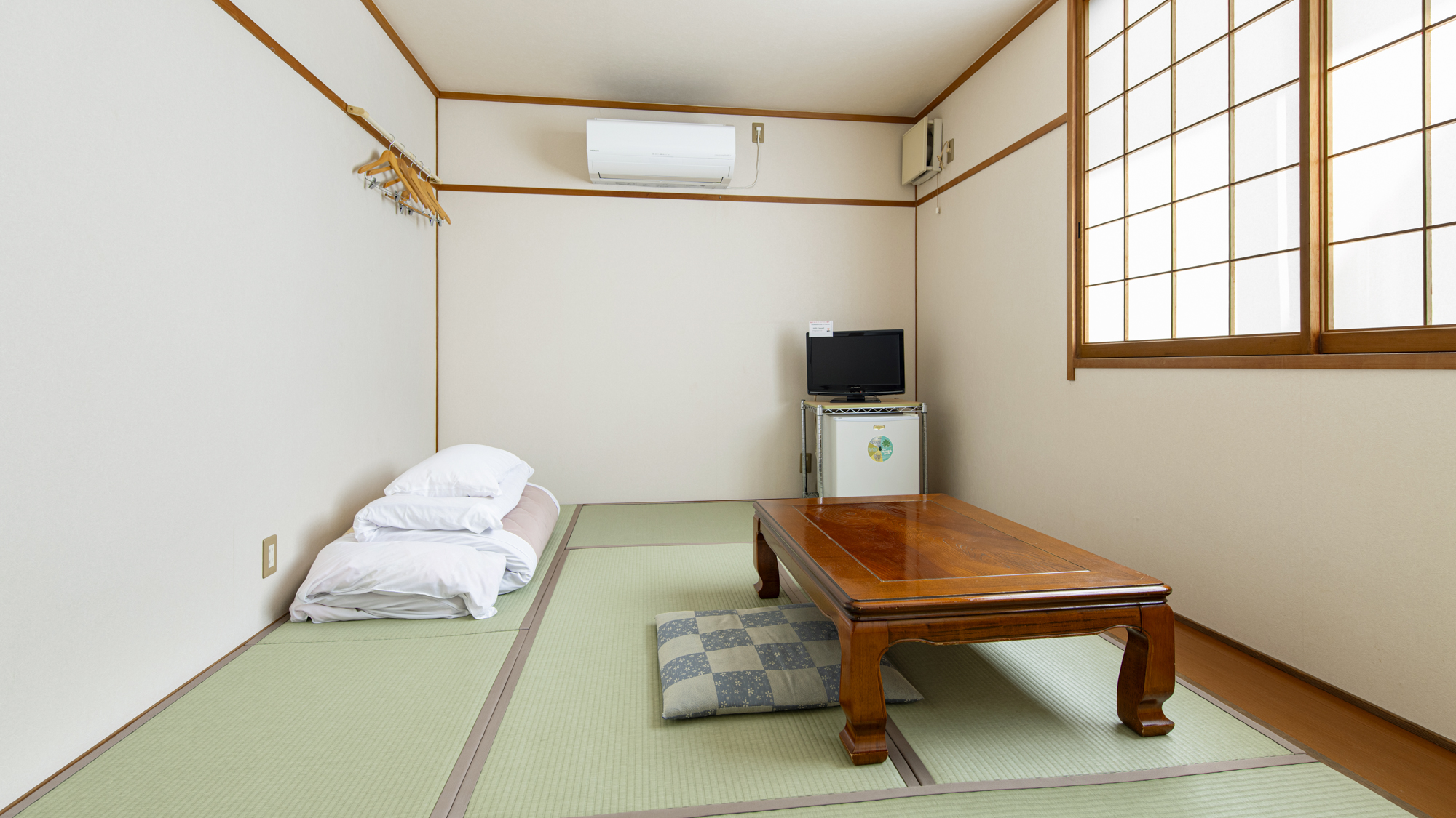 *【客室一例】畳の香りに癒される和室で、心落ち着く滞在を