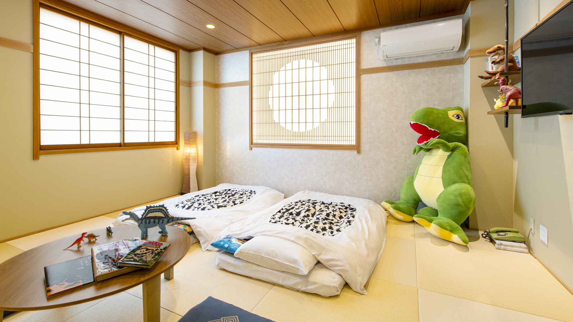 *【恐竜ルーム和室】ぬいぐるみと遊べる、楽しい和の空間
