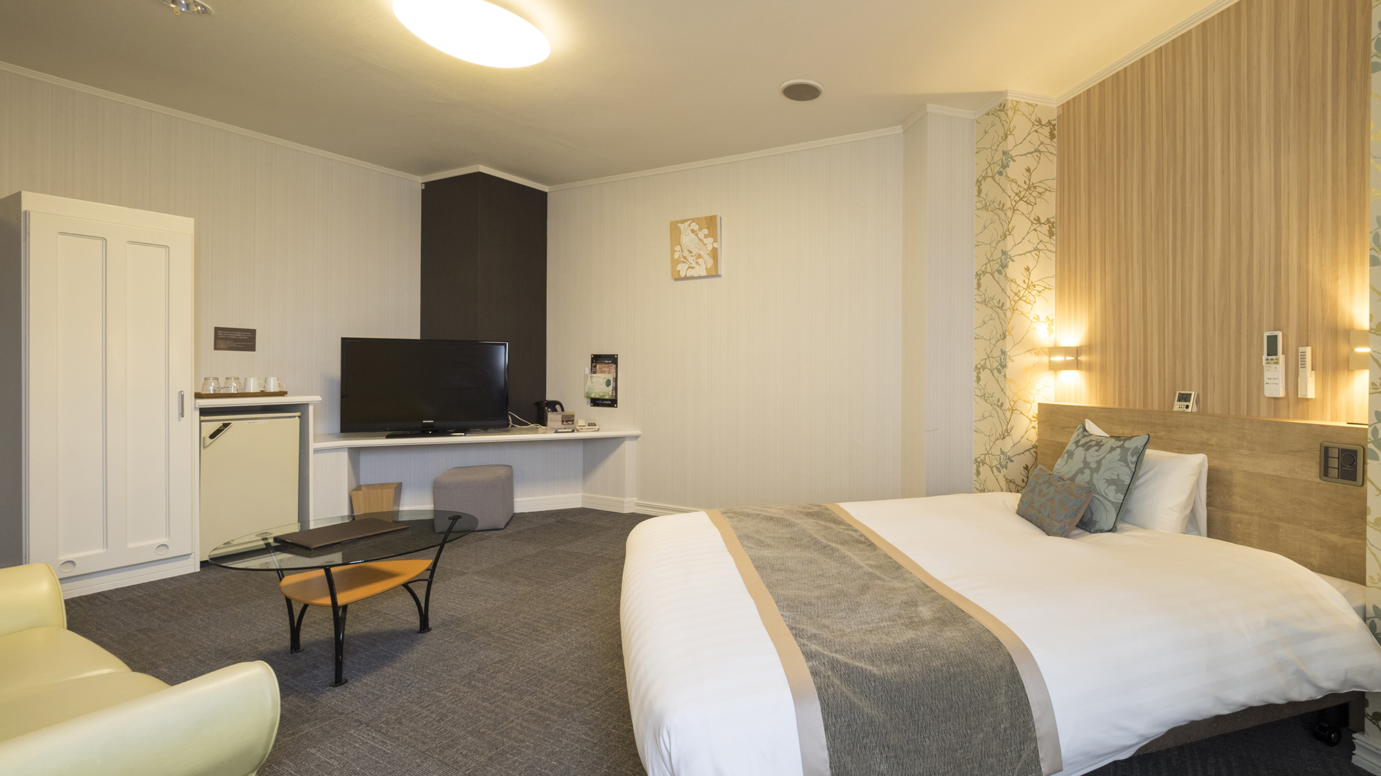 【ダブルルーム】23平米/ベッド幅140cm&times;1　一例