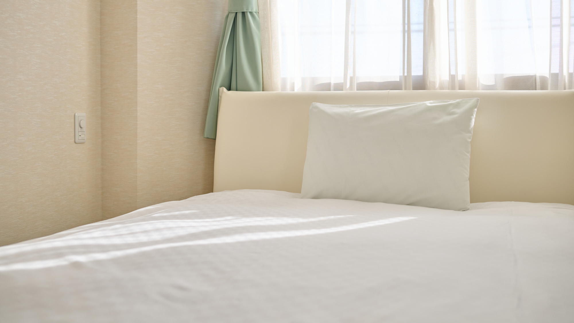 シングルB/16平米■ベッド140cm/