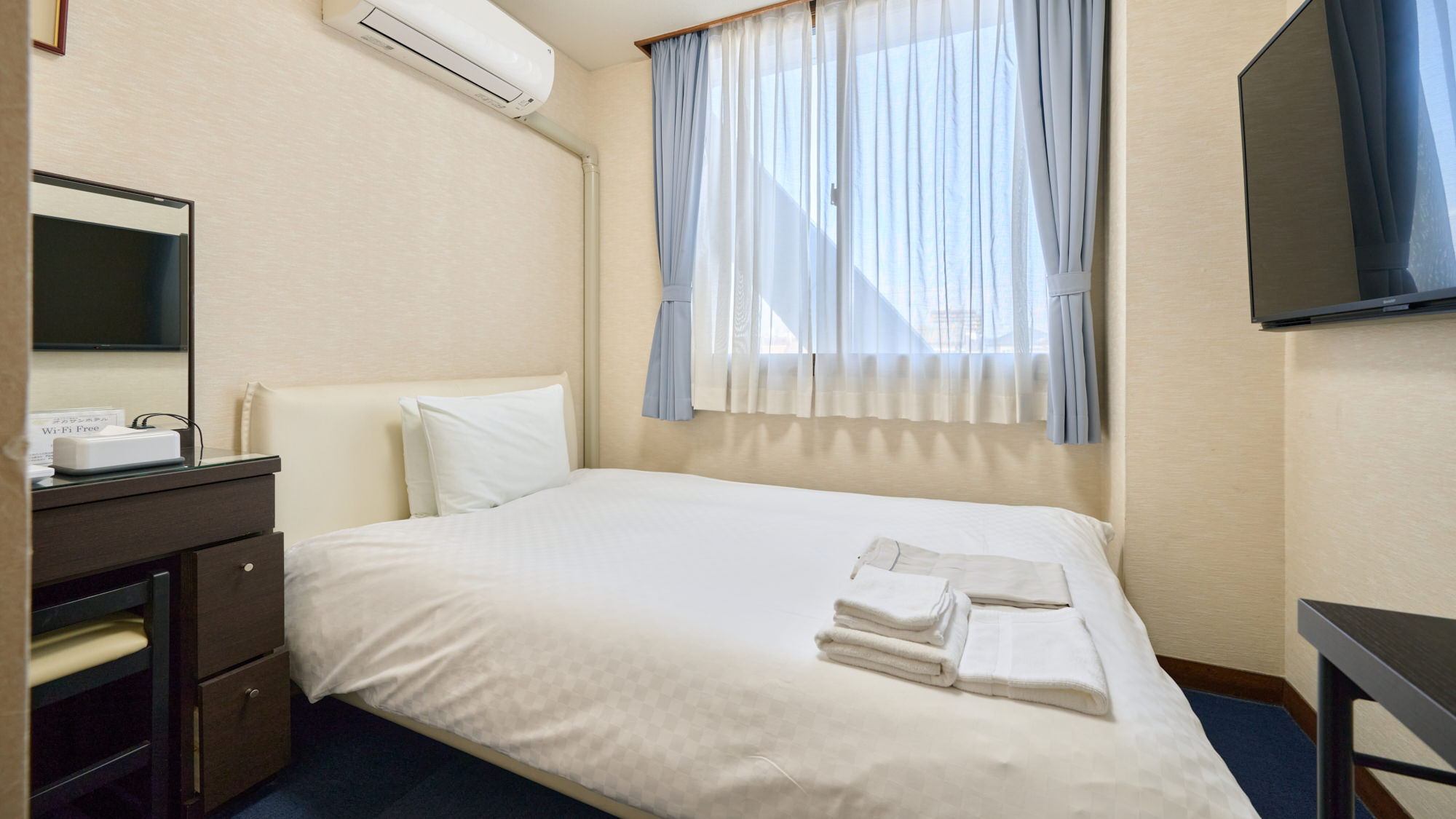 セミダブル/16平米■ベッド140cm/バス・トイレセパレート