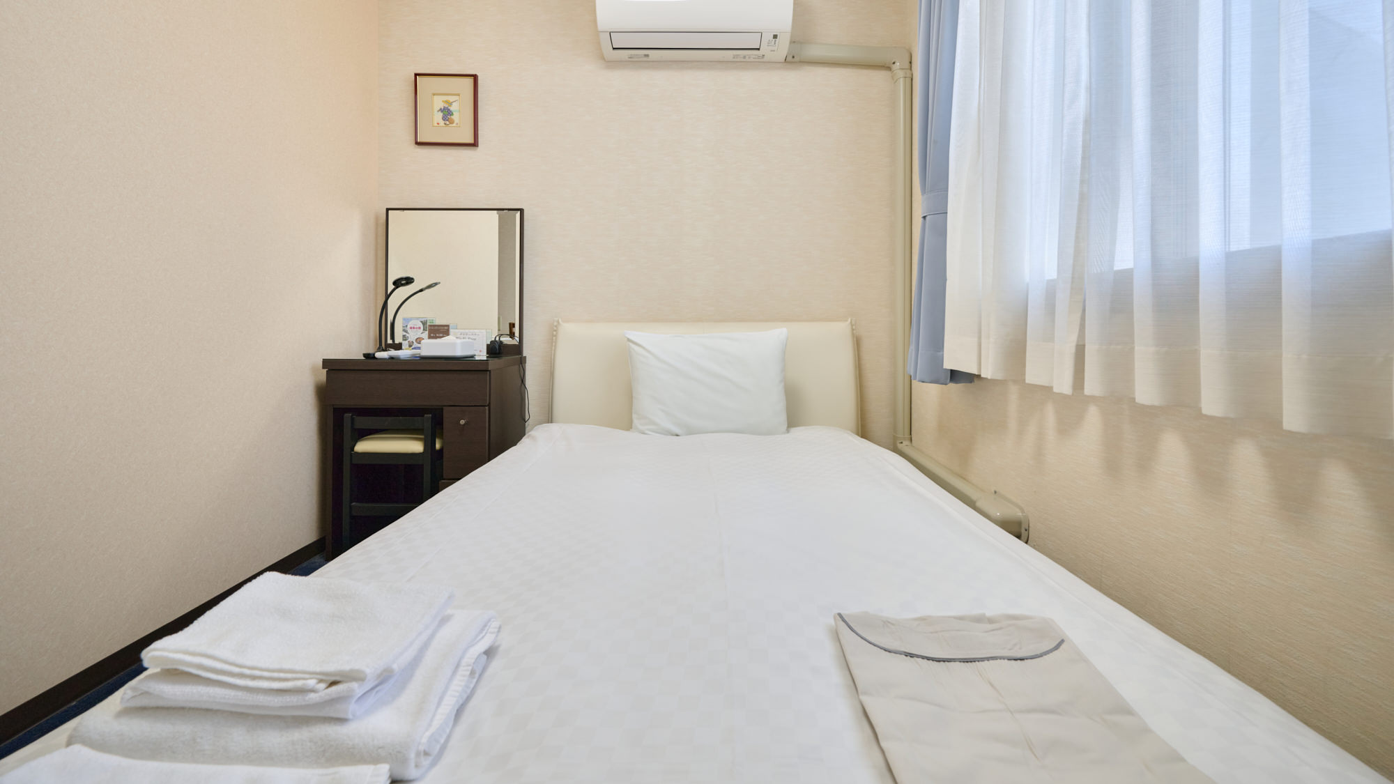 セミダブル/16平米■ベッド140cm/バス・トイレセパレート