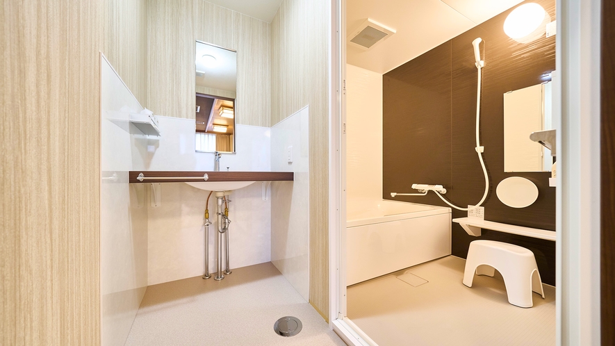 ・【バス・トイレ】お風呂と洗面所が独立し清潔感が保たれた空間