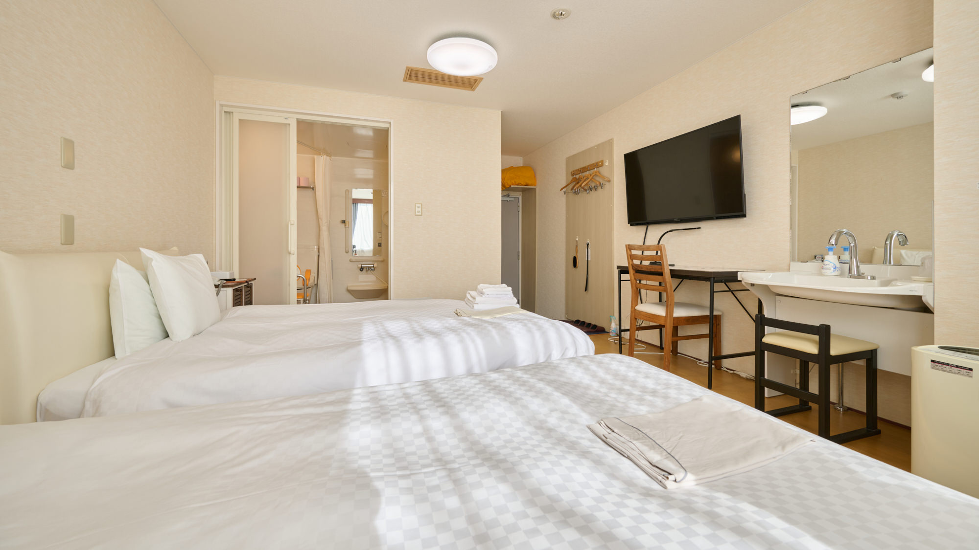 和洋室ツイン/バストイレ一体型（バリアフリー対応）