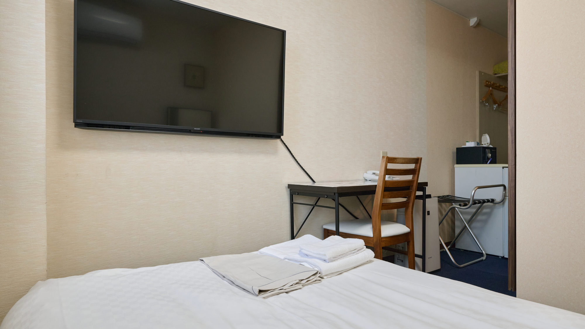 セミダブル/16平米■ベッド140cm/バス・トイレセパレート