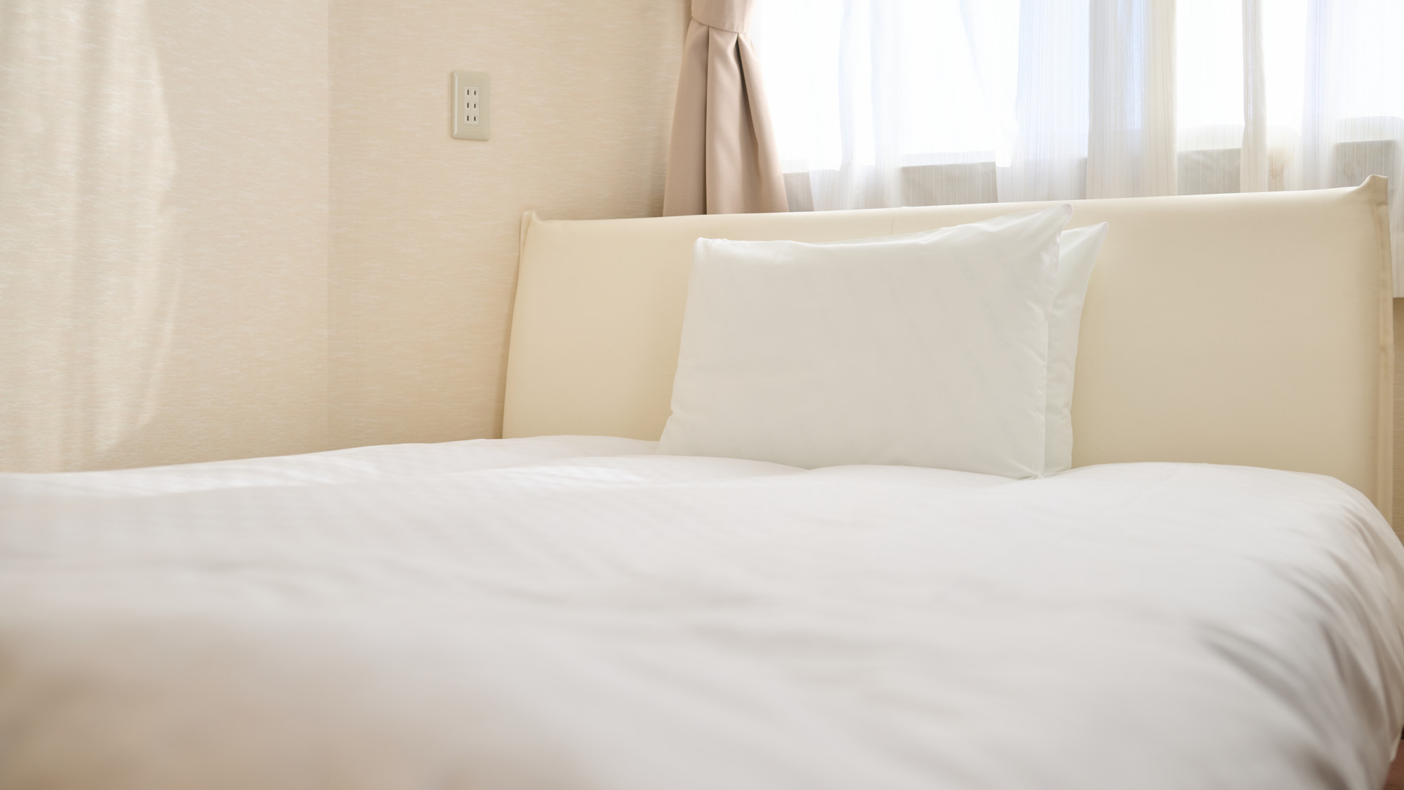 シングル/16平米■ベッド140cm/バストイレセパレート