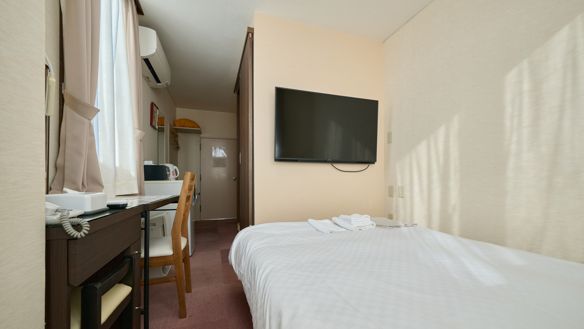 シングル/16平米■ベッド140cm/バストイレセパレート