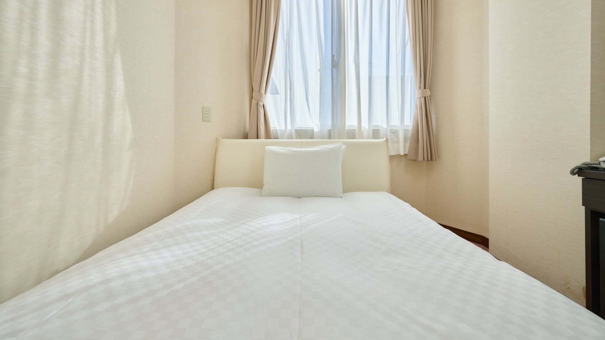 シングル/16平米■ベッド140cm/バストイレセパレート