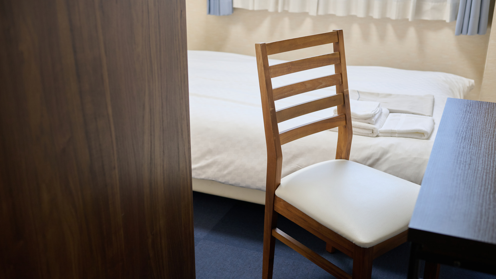 セミダブル/16平米■ベッド140cm/バス・トイレセパレート