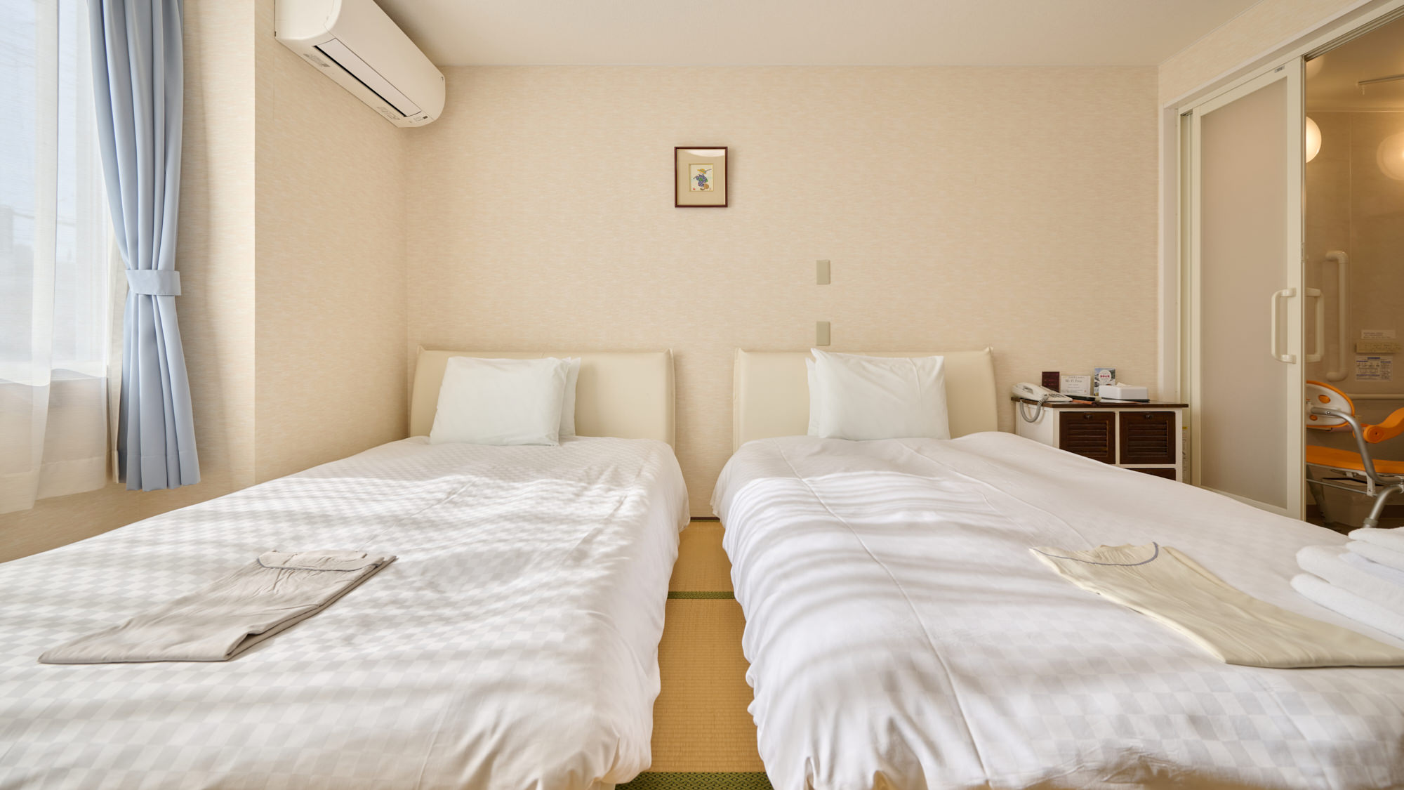 和洋室ツイン/バストイレ一体型（バリアフリー対応）