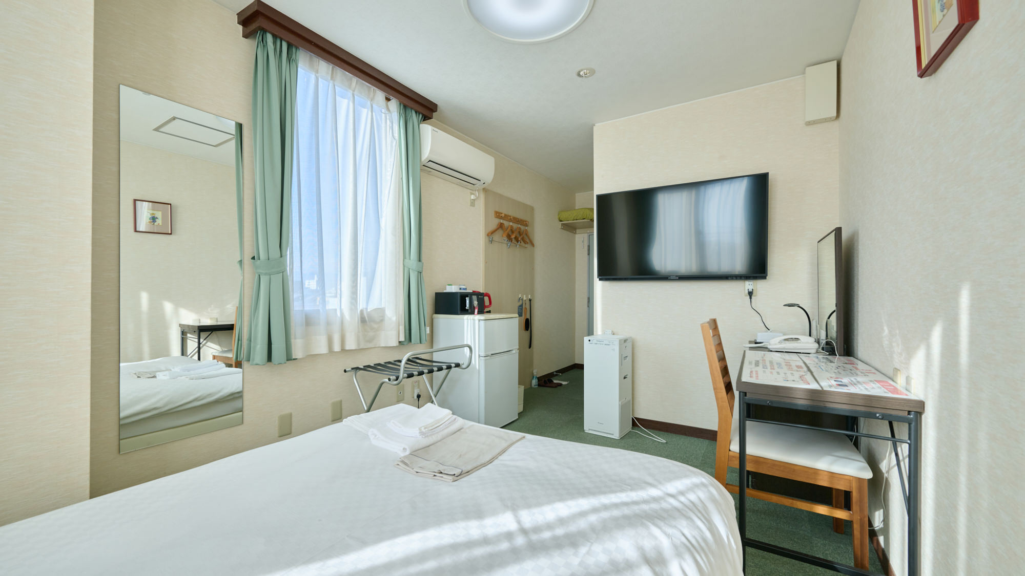 シングルB/16平米■ベッド140cm/