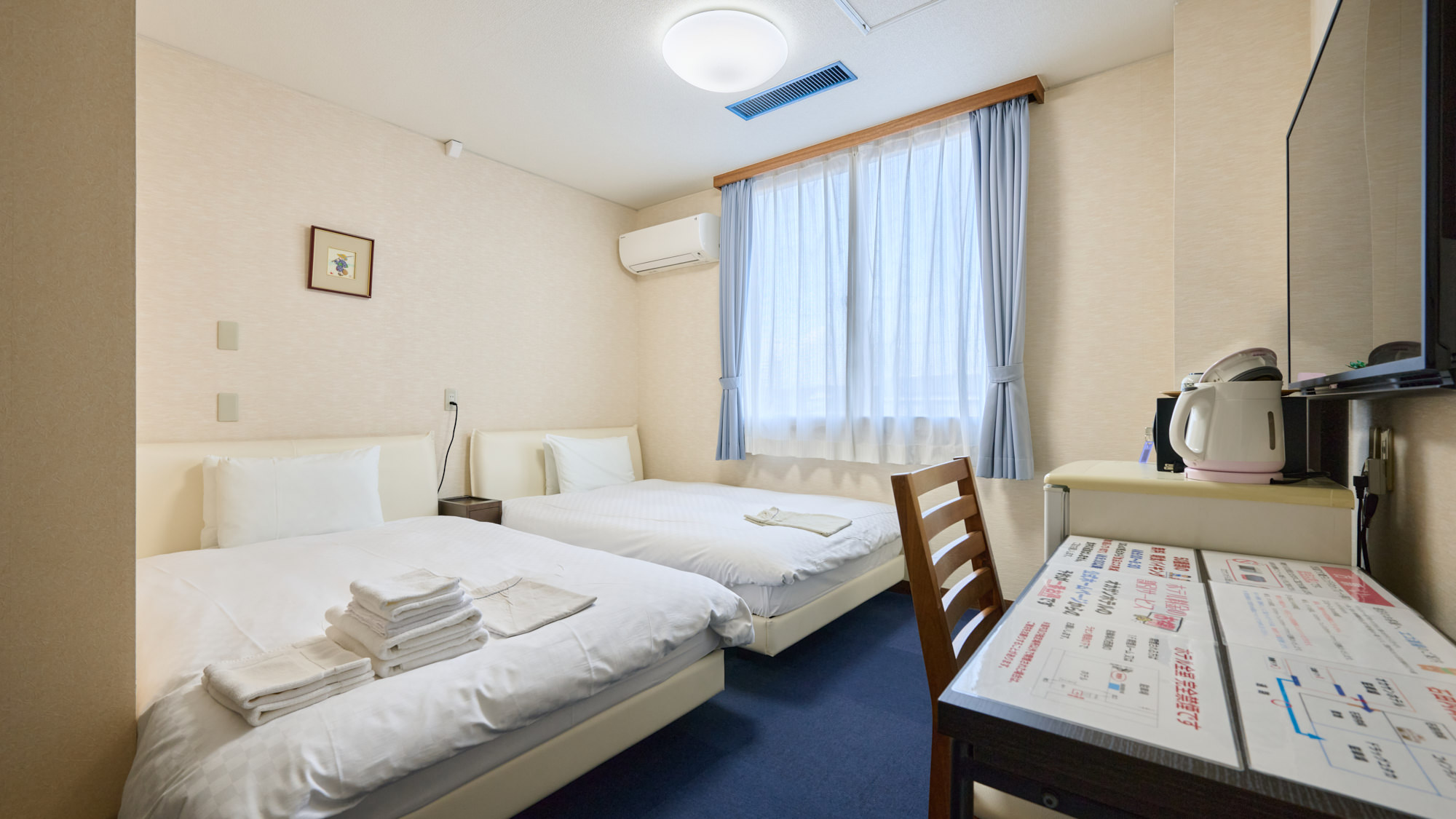 ツイン/20平米■ベッド140cm/バストイレセパレート