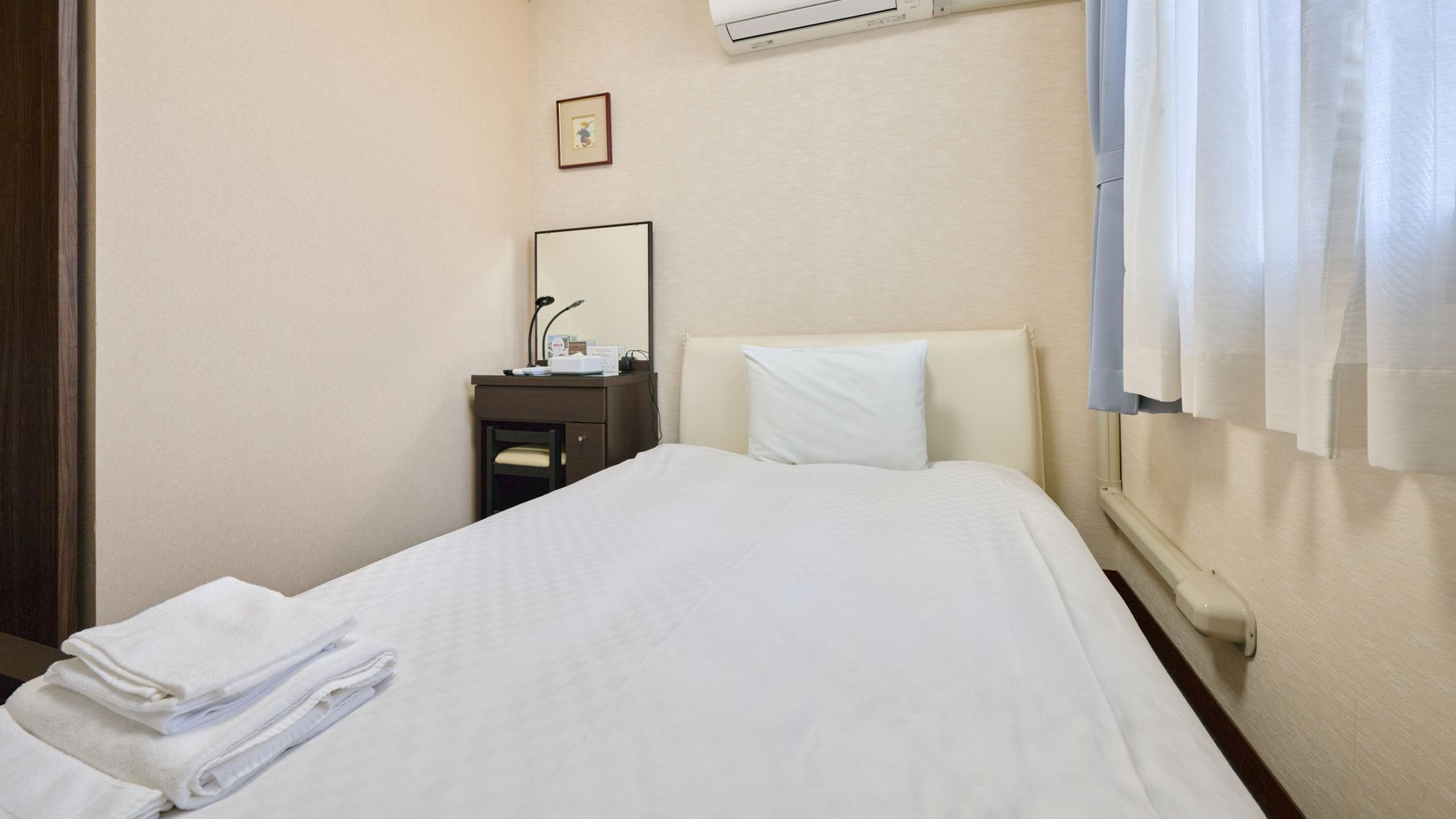 セミダブル/16平米■ベッド140cm/バス・トイレセパレート