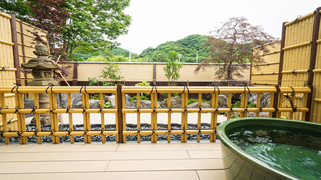 【庭園露天風呂付き客室】折り紙天井☆スーペリア客室 (露天風呂イメージ)