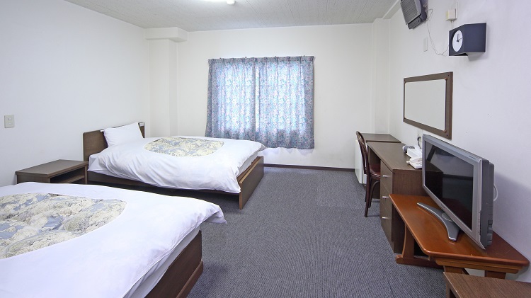 ツインシングルユース　シャワートイレ完備！朝食付