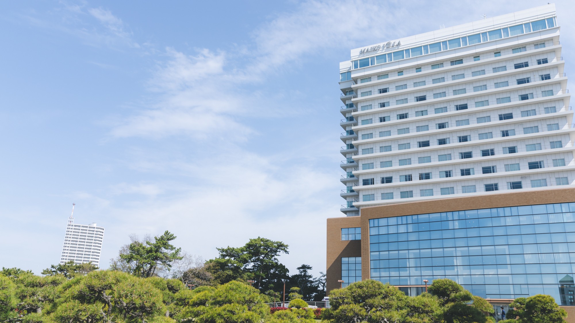 海と緑と風に包まれるシーサイドリゾート。大切な人と過ごす贅沢な休日をお楽しみください。