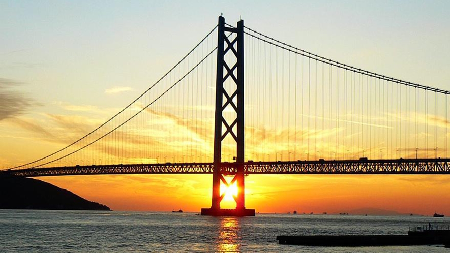 【明石海峡大橋】明石海峡大橋と海を眺める感動風景♪黄昏時から夜へと移り行くタイミングが一番のオススメ
