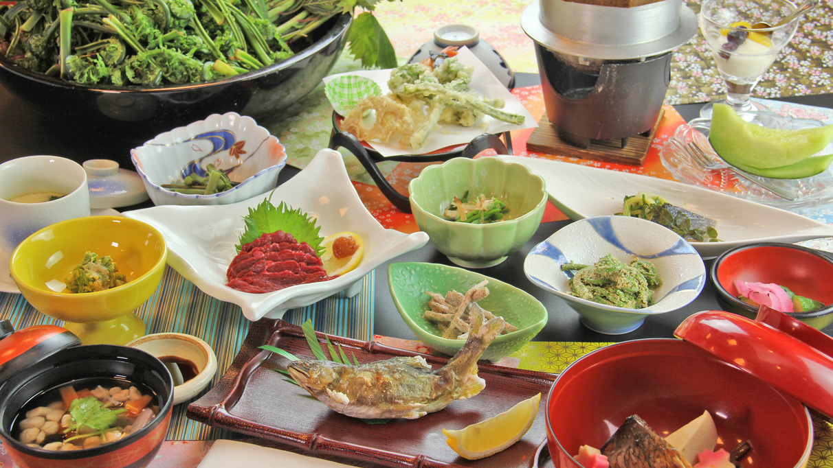 【内田屋秋の膳】紅葉＆グルメ旅♪松茸ごはん、土瓶蒸しで秋の香りを満喫！