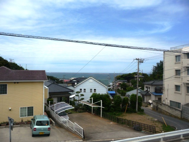 Pemandangan dari lantai dua