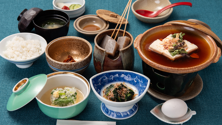 【朝食付】大山名物・自家製豆腐を使った「豆腐の卵とじ」ほか、季節食材を味わう朝ごはん