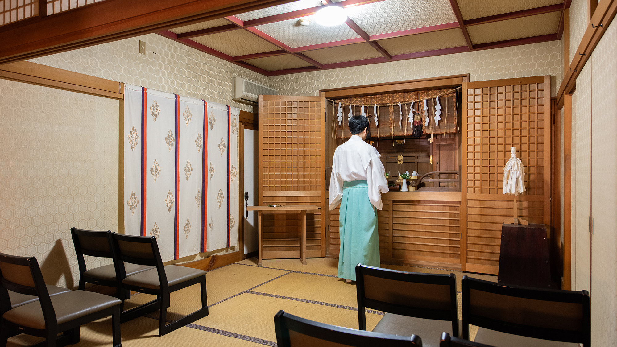 ご祈祷／大山阿夫利神社本庁に属した神職の主人が、毎朝みなさまの安全をお祈りいたします。