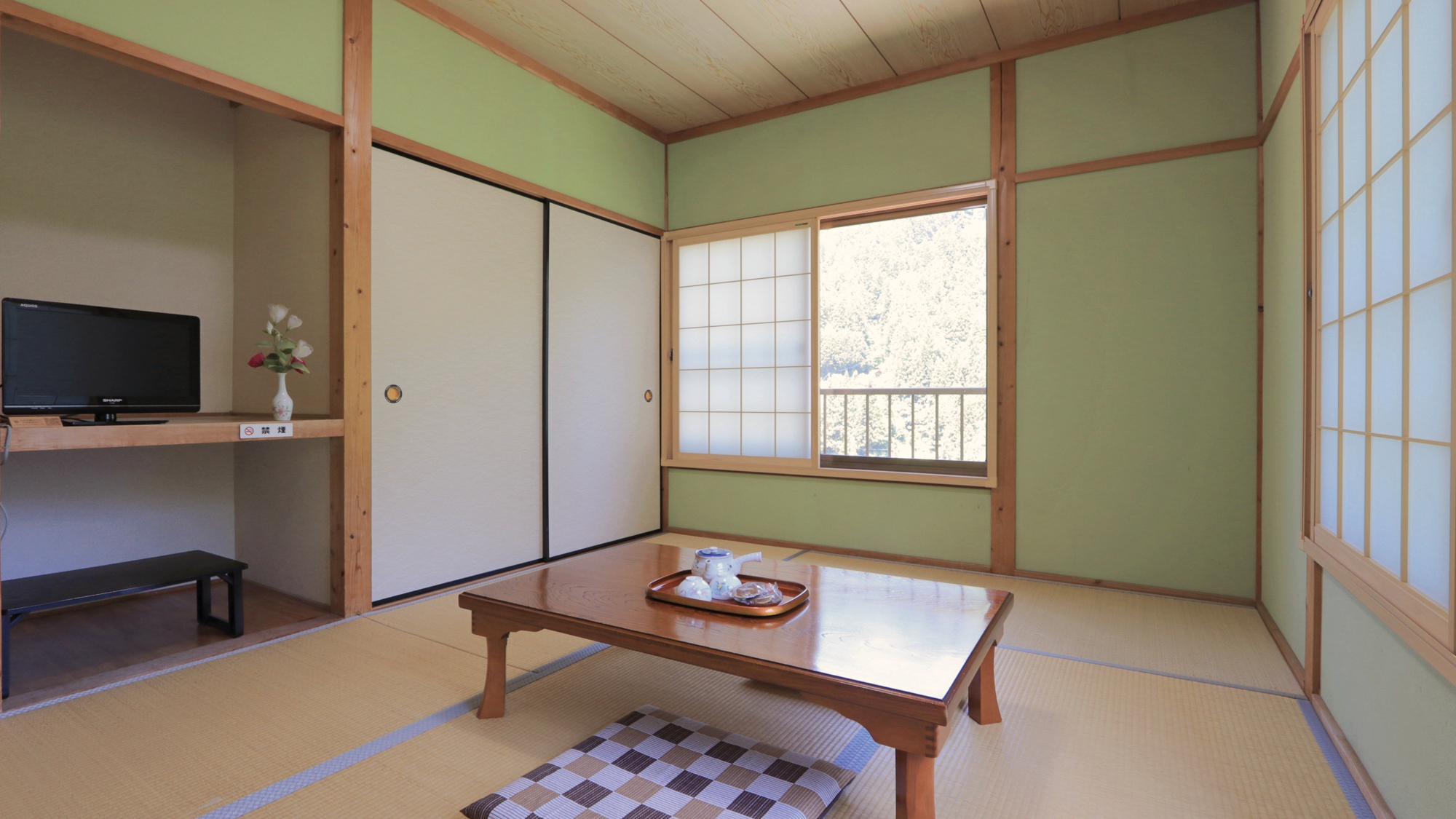 【客室（別館6畳和室）】祖谷渓谷の絶景を見渡せるおすすめのお部屋 