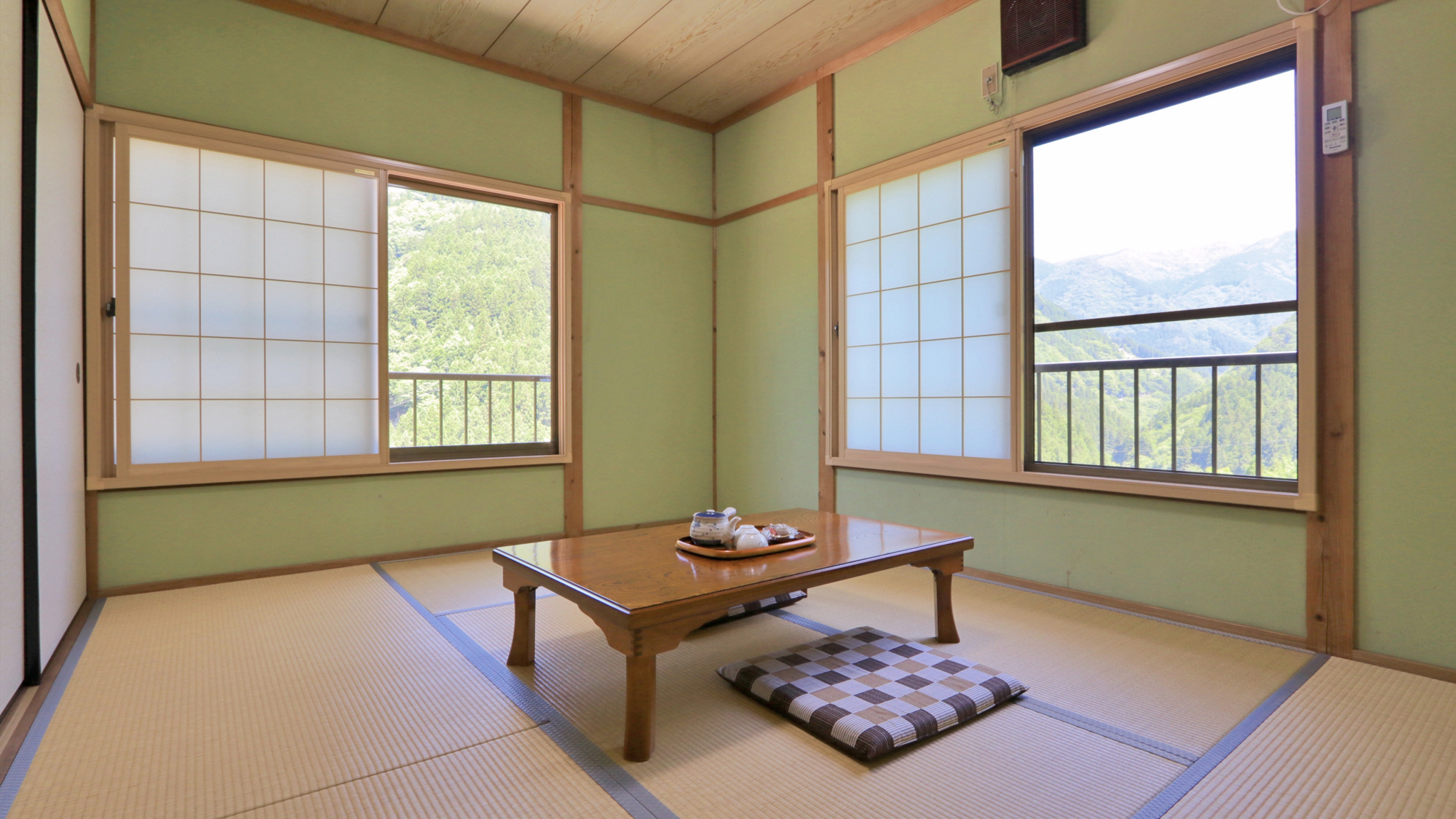 【客室（別館6畳和室）】祖谷渓谷の絶景を見渡せるおすすめのお部屋 