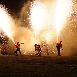 【灯りの祭典】9月27日・28日に開催されます。手筒花火は28日（土）泉公園で行われます。
