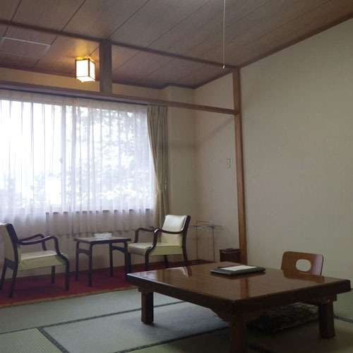 *客房示例/在安靜的房間裡放鬆。伸展雙腿並放鬆。