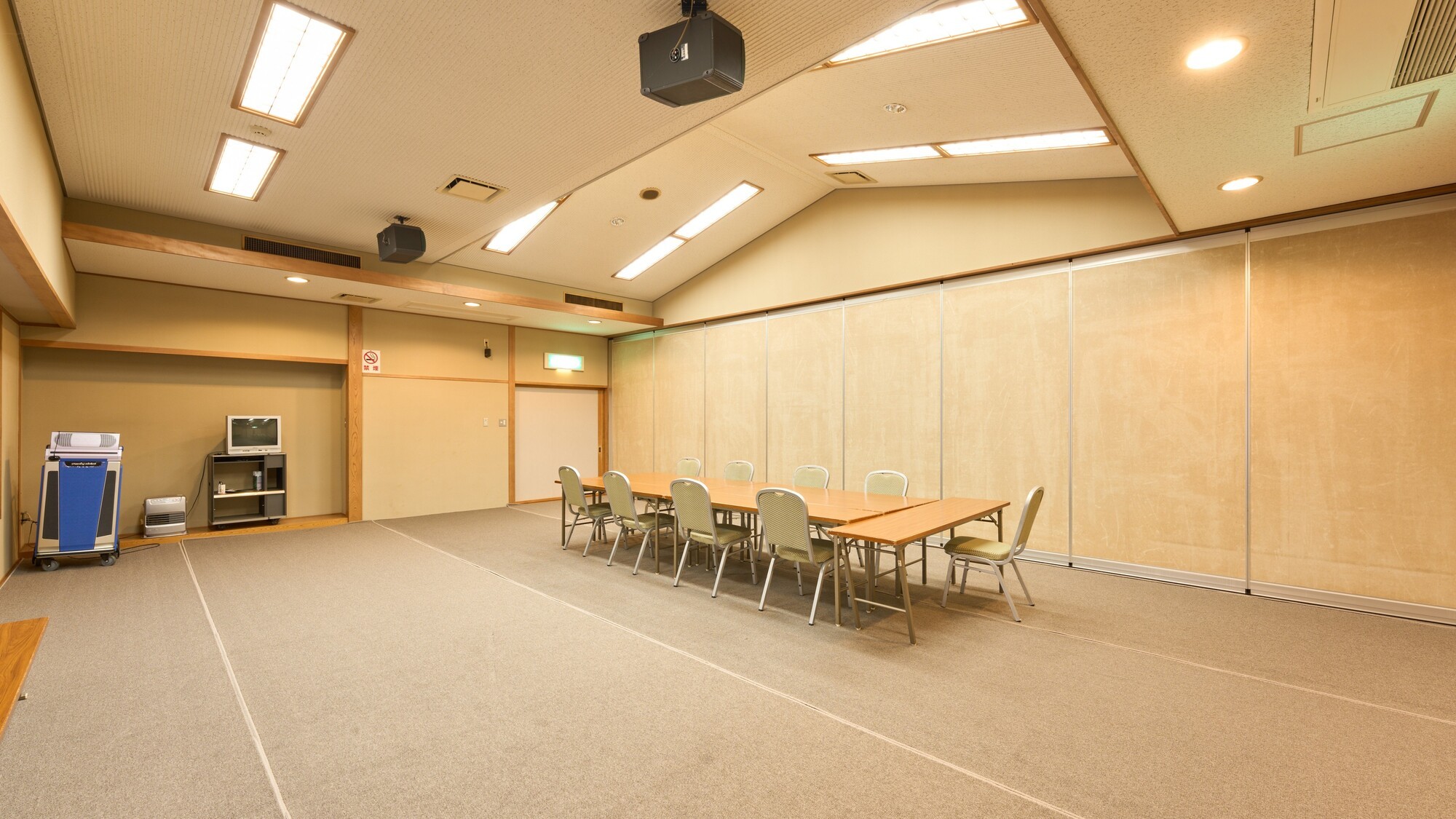 【会議室】ご利用をご希望される方は事前に当館までご相談ください。