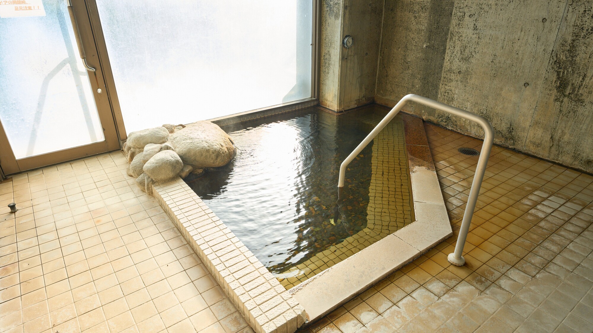 【露天風呂　女湯】内風呂