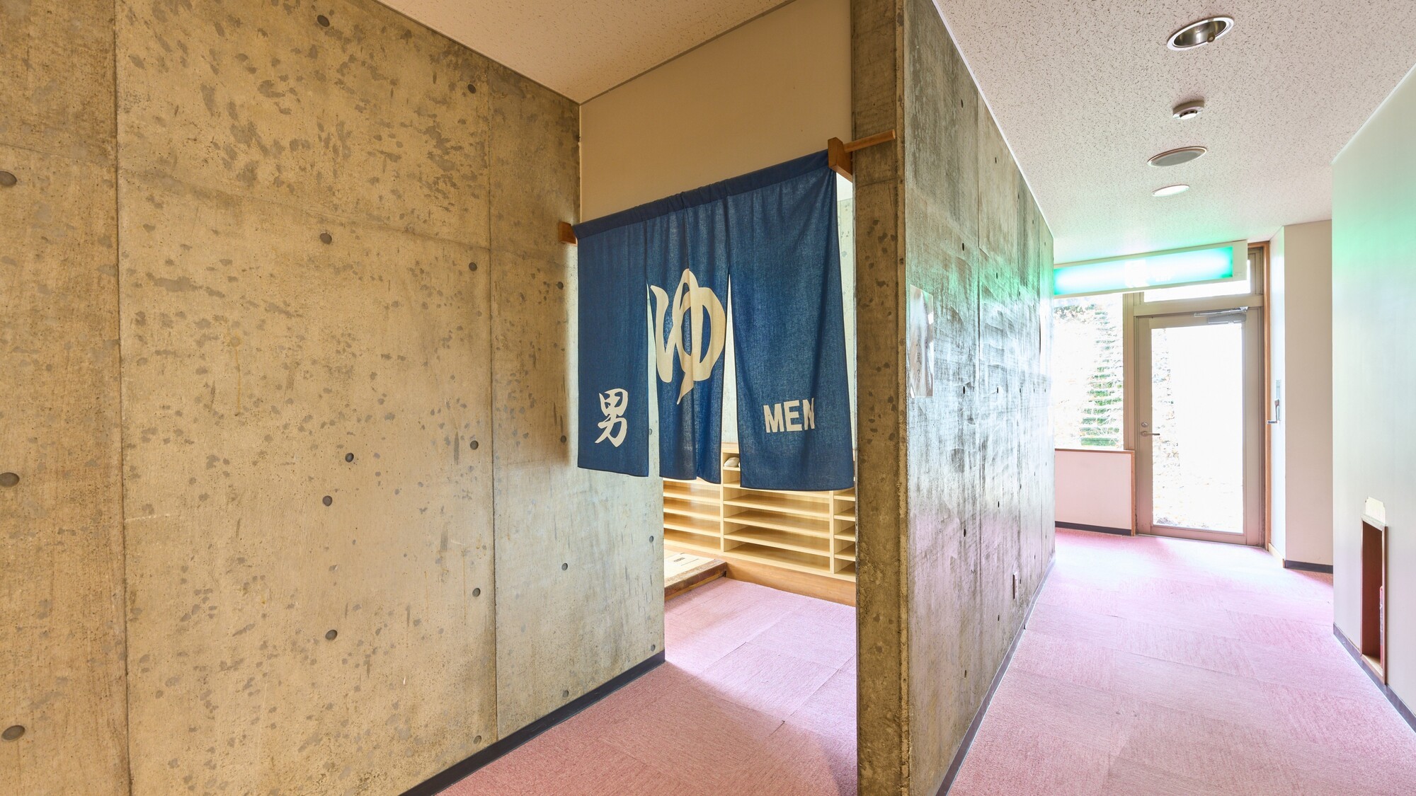 【露天風呂　男湯】入り口