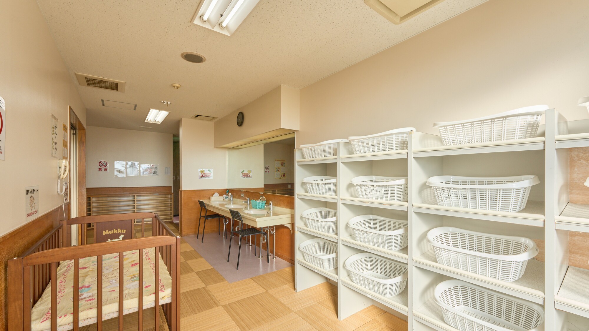 【露天風呂　女湯】赤ちゃん連れのお客様でも、安心してご利用いただけます。