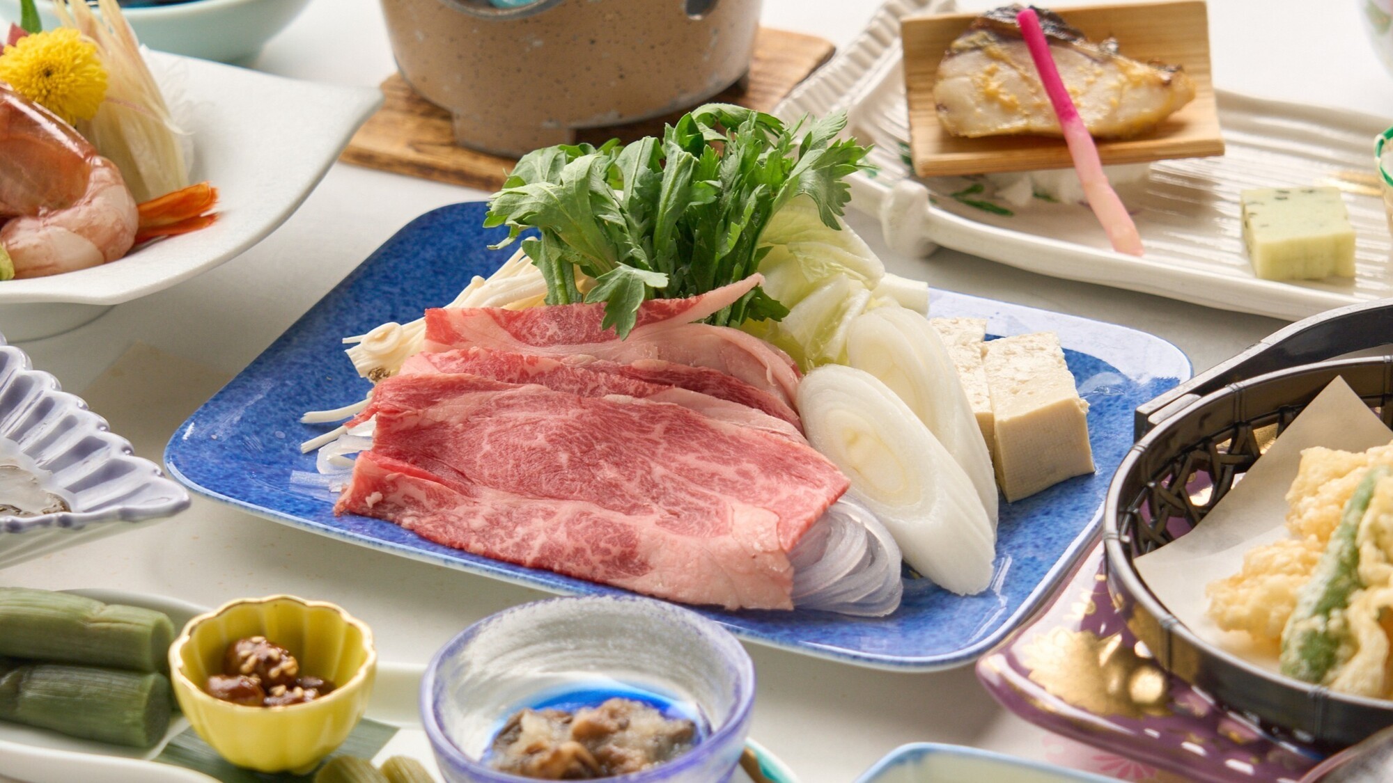 旬の恵みを贅沢に。旅の夜を彩る和会席