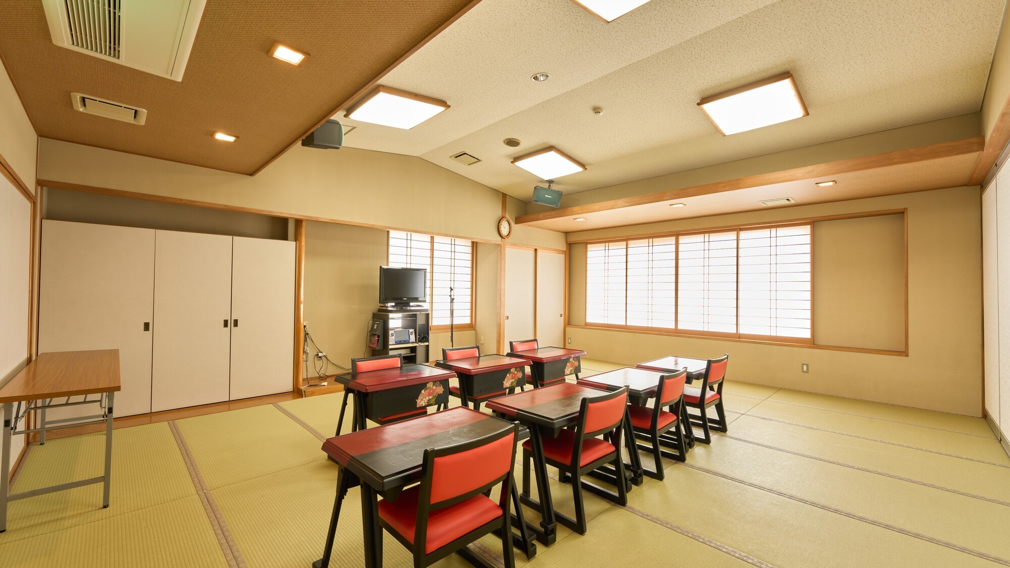 【中宴会場】御法要会食等も承ります。