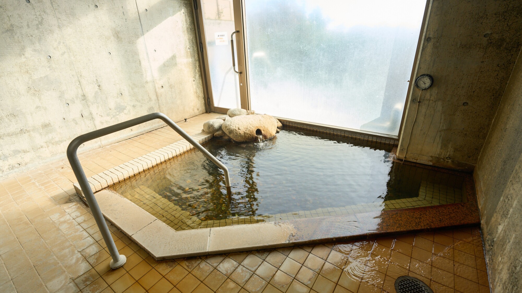 【露天風呂　女湯】内風呂