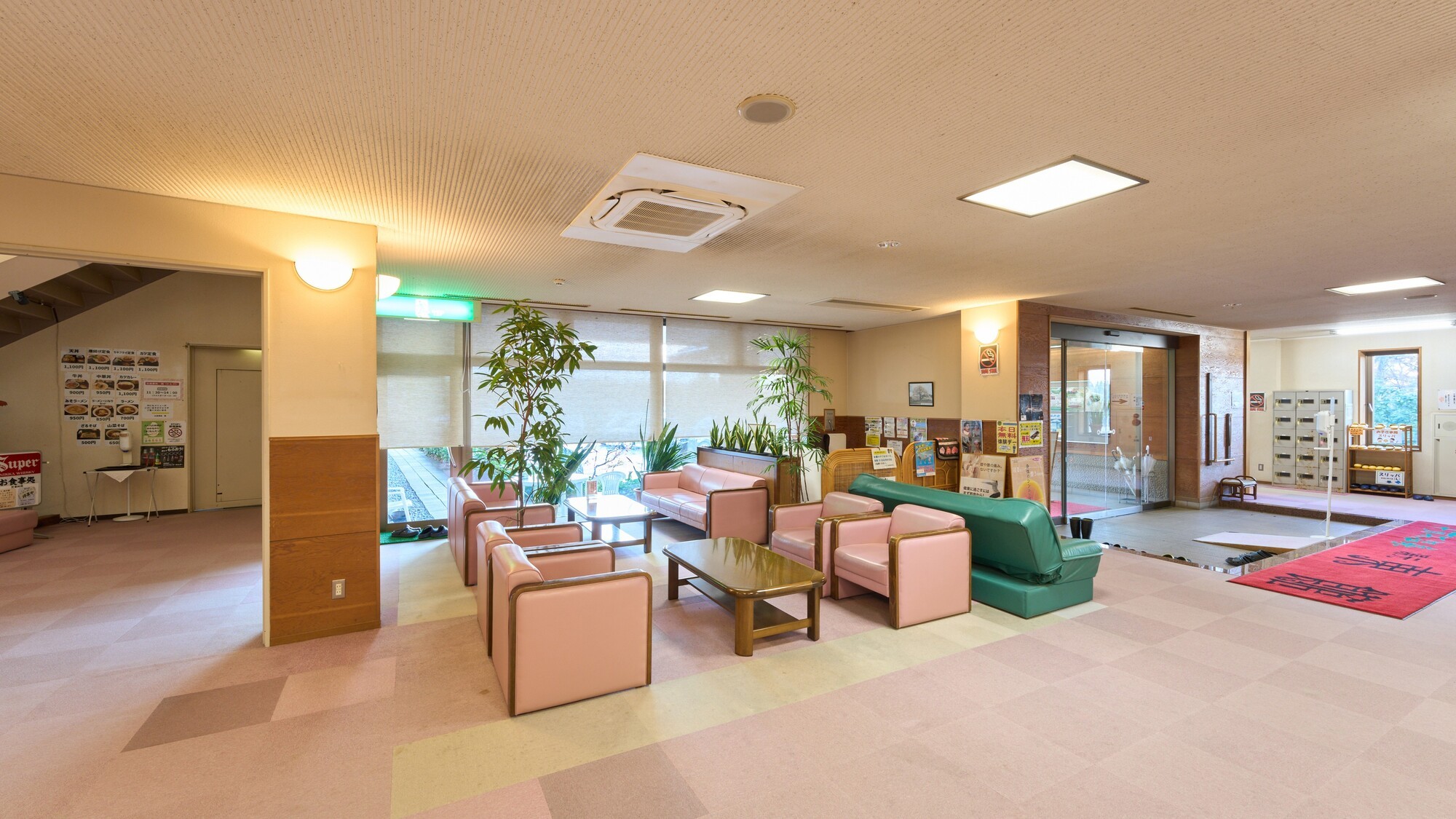 【ロビー】ご到着の際は、まずはロビーで一息。