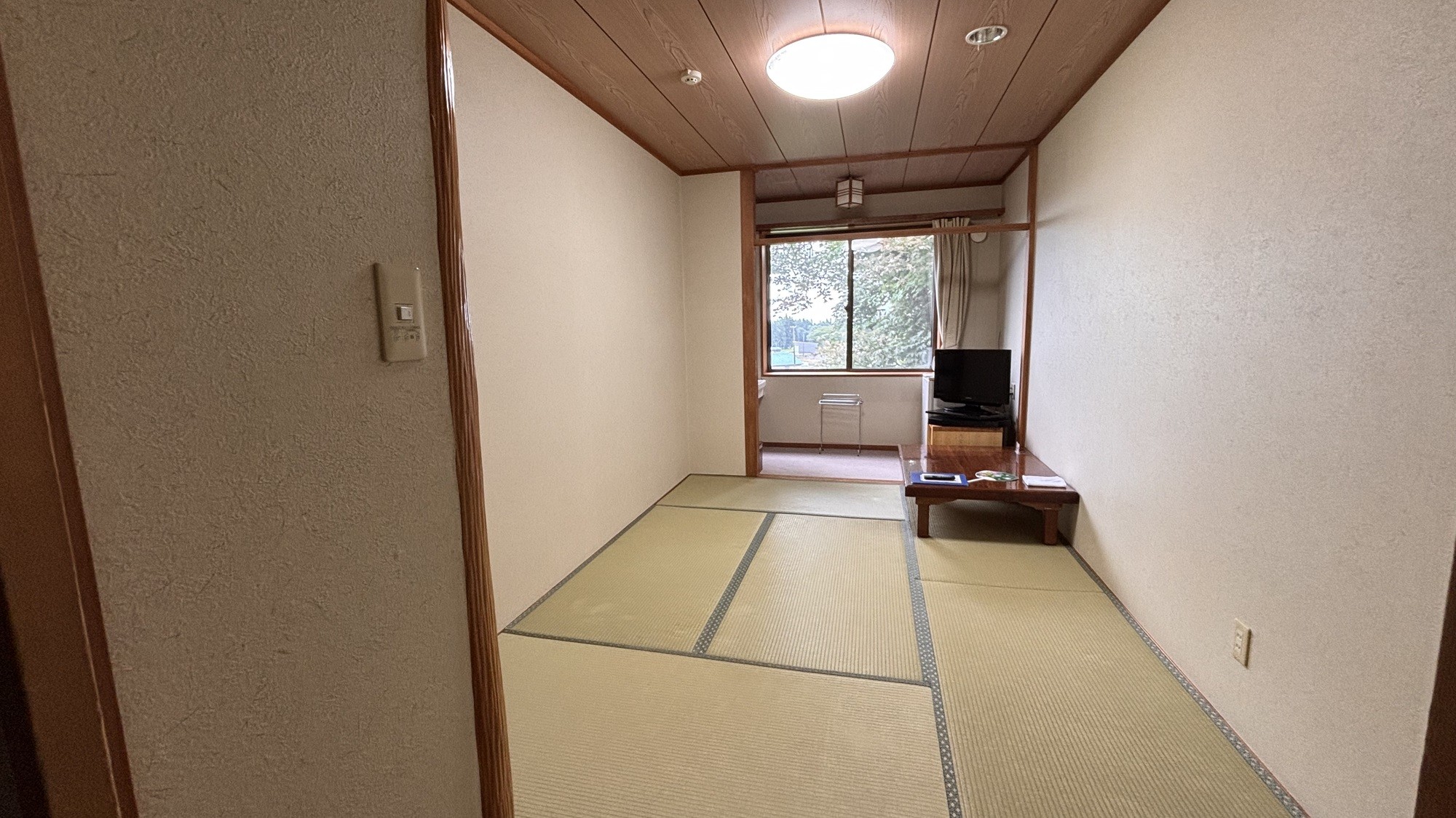 旅館ならではの心地よさを感じる和の客室