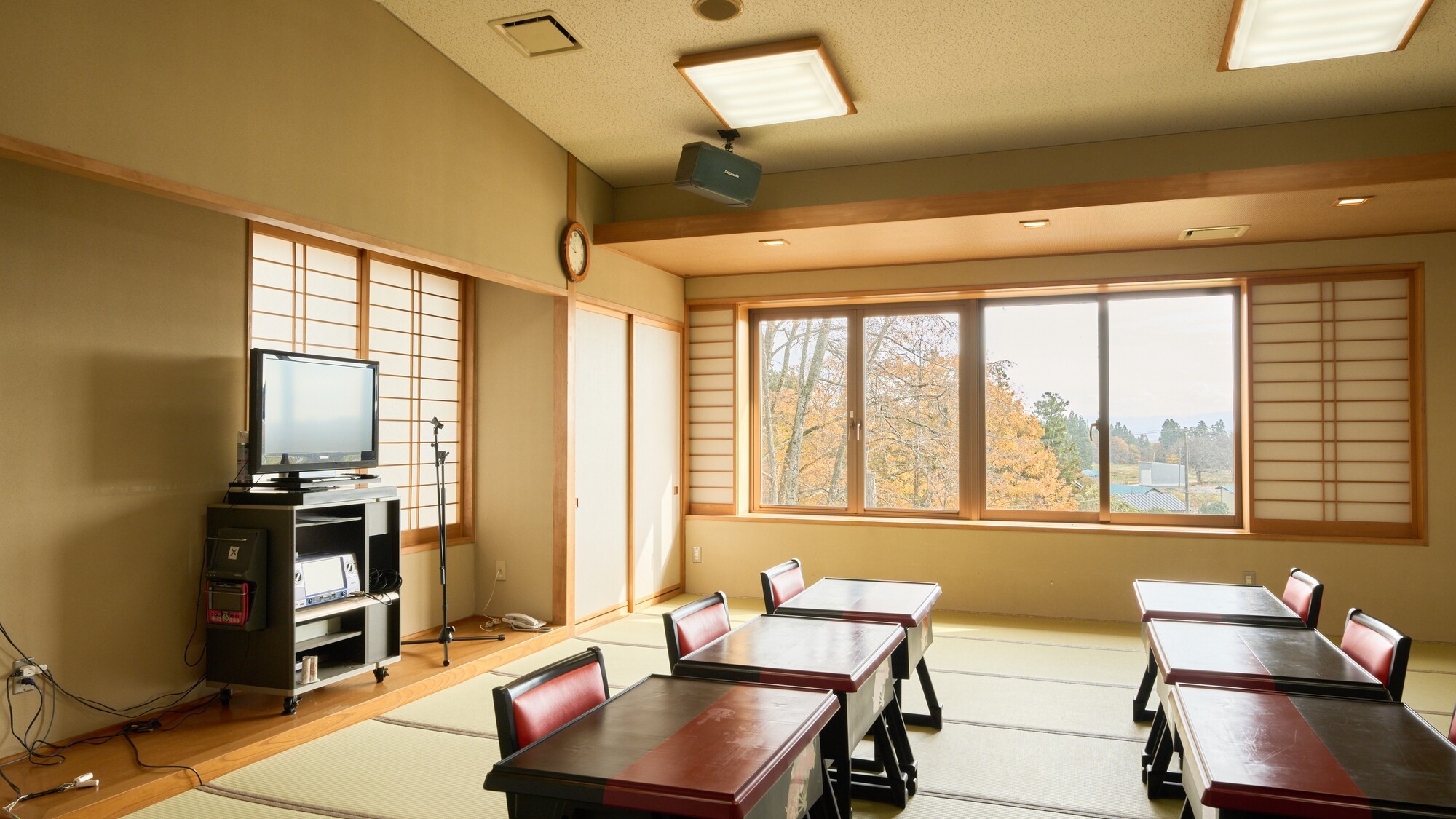 【中宴会場】御法要会食等も承ります。