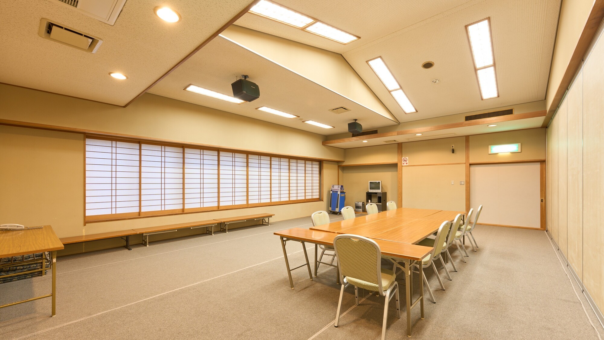 【会議室】ご利用をご希望される方は事前に当館までご相談ください。