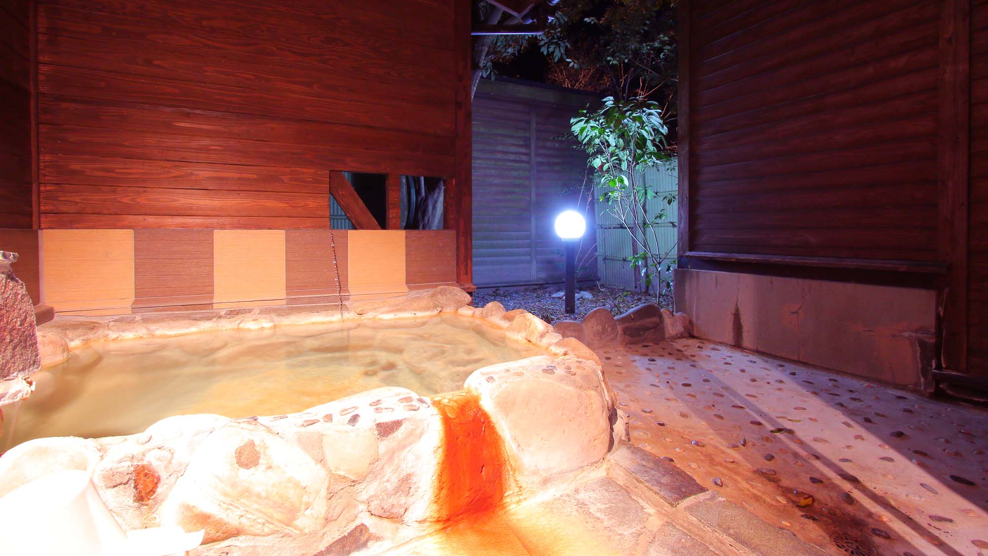 【1階露天風呂付き客室一例】専用の露天風呂