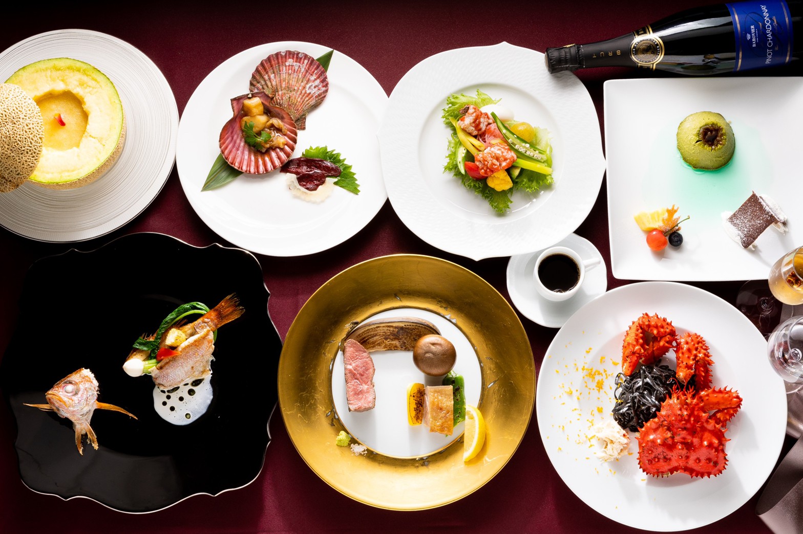 夏の期間限定スペシャリテ「メロンのスープ」の入ったコース一例です。 ※こちらの写真は一例となります。コース内容は仕入れによって変動致します。