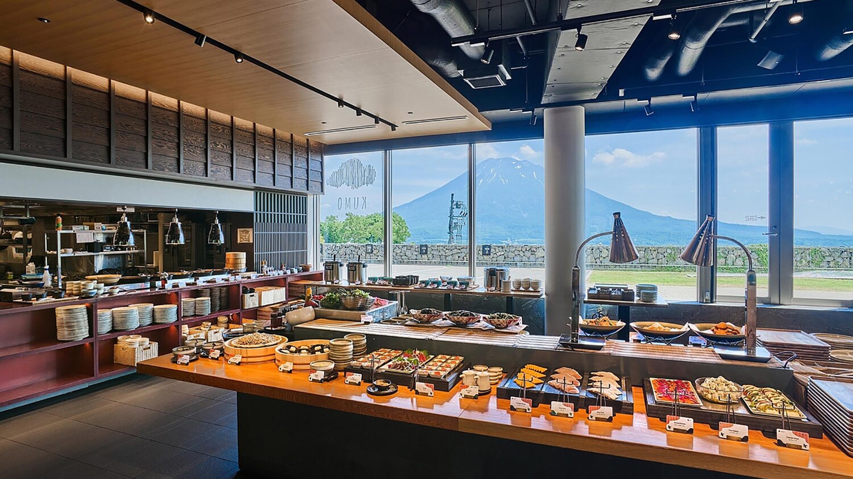 【朝食付き】食で北海道を満喫！羊蹄山を望むレストランで和洋ビュッフェ｜リゾートハウス（貸別荘）