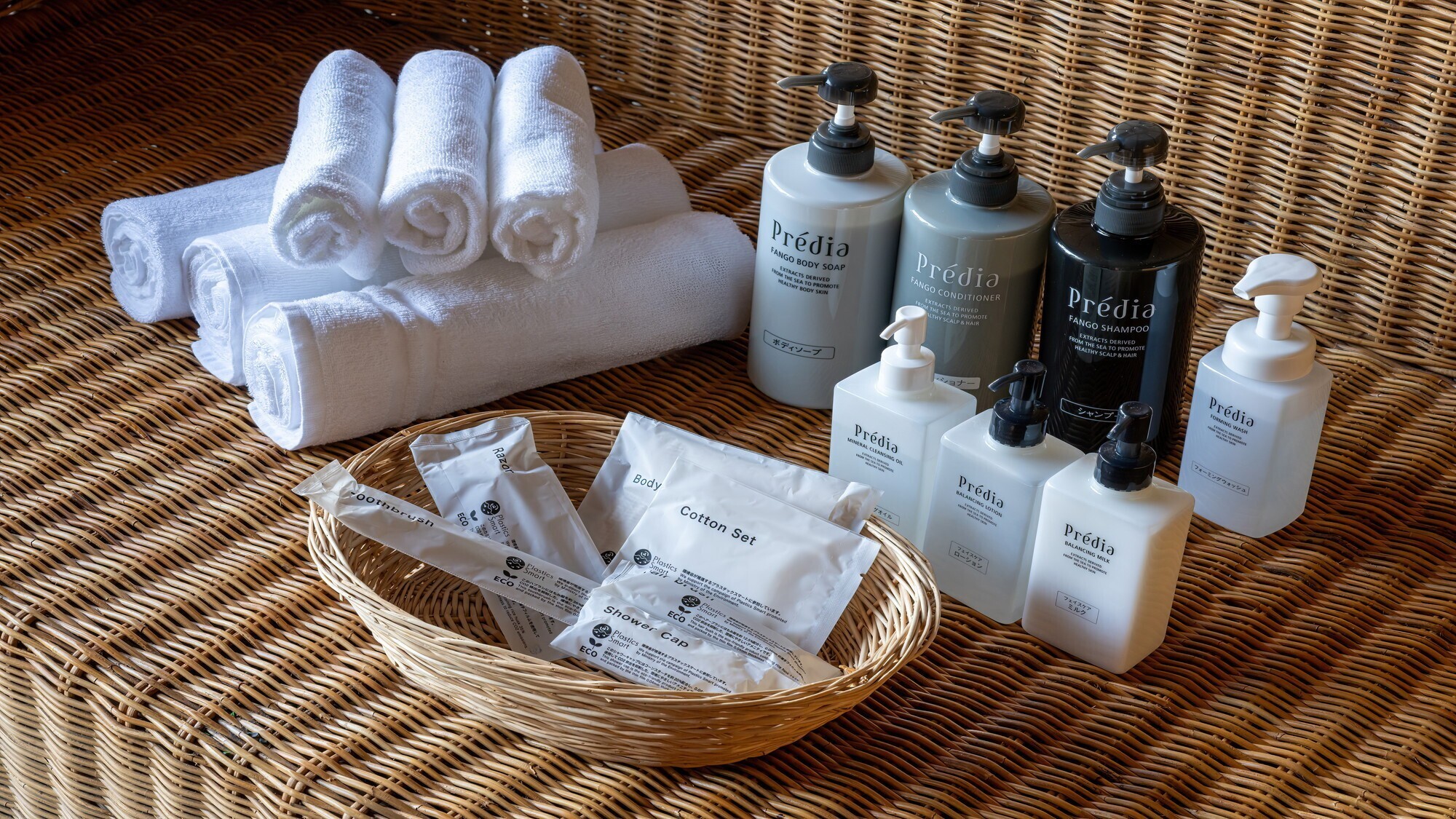 旅の疲れを癒す、厳選されたアメニティ。贅沢なひとときをお楽しみください。