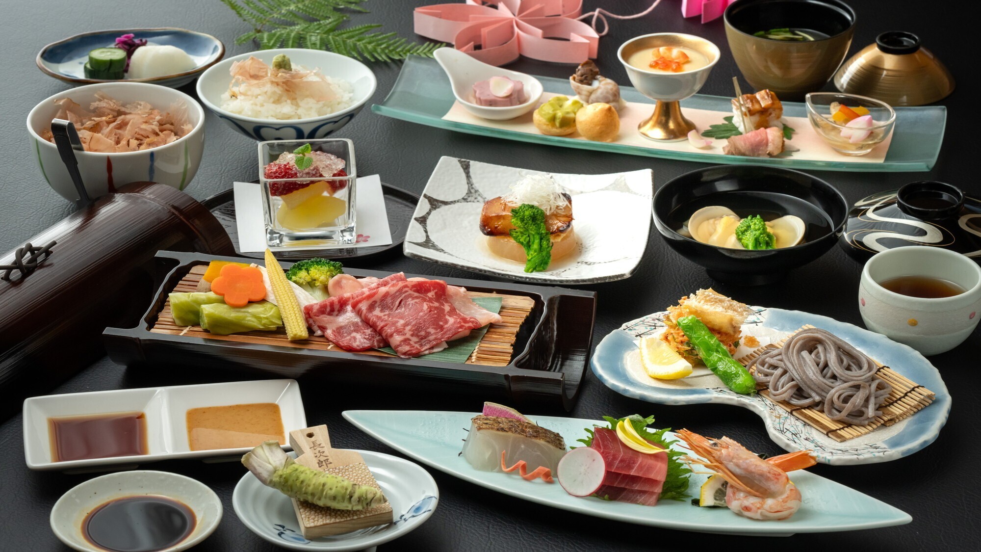 伊豆の新鮮な海の幸をふんだんに盛り込んだ「伊豆の四季会席」※一例