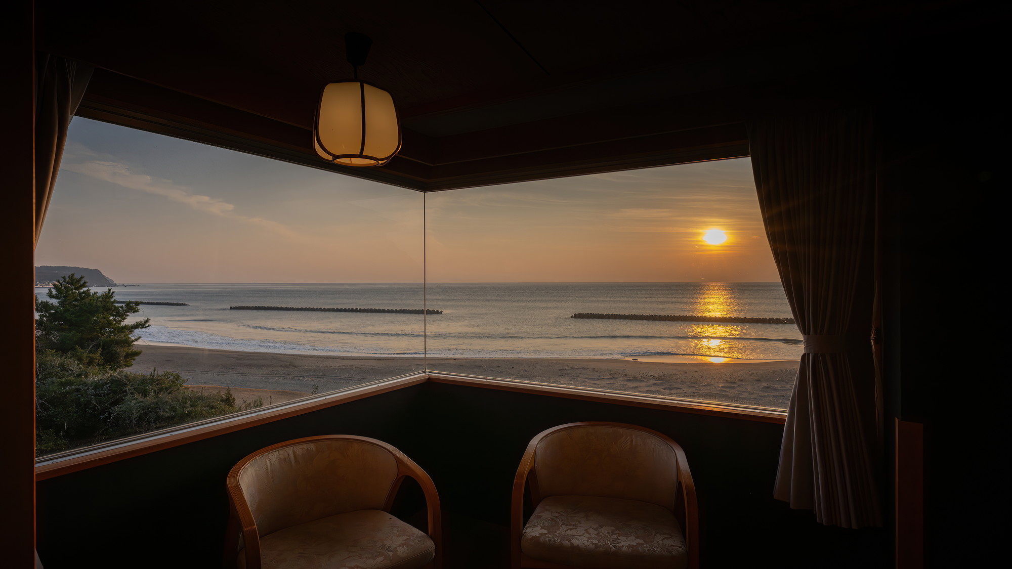 【温泉露天風呂付（陶器）】広々モダン和室(16畳/64.5㎡)～小上がりベッド～